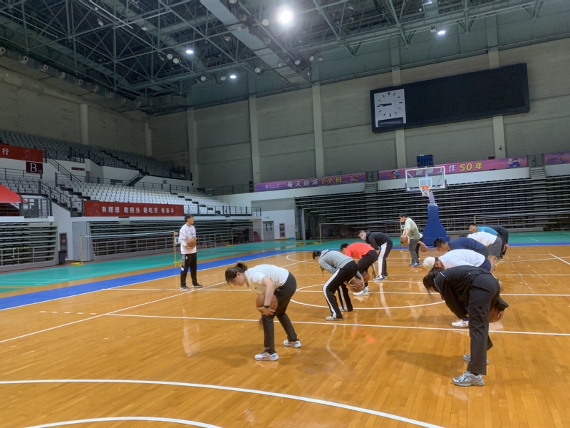 如果SGA想打破詹姆斯1297场的纪录，需要全勤至41岁